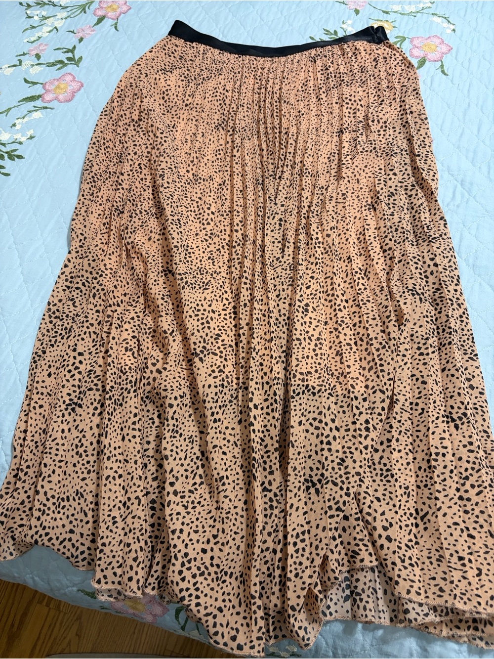 WDNY MIDI Sheer Silky Flowy Lined Animals print Skirt. Size Large PreOwned